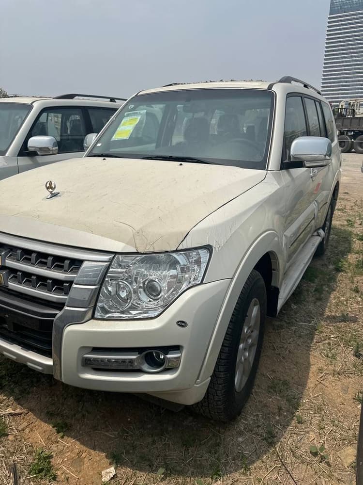 Mitsubishi Pajero V97 gold standard top with GLS