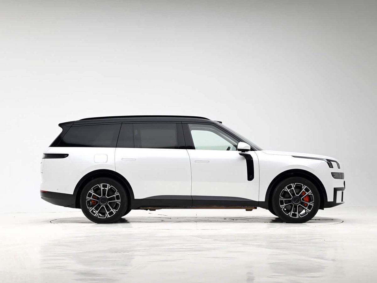 Lynk & Co 900 interior dashboard and seats, Chinese hybrid SUV export