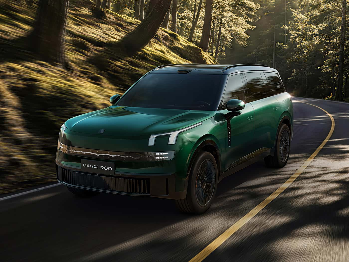 Lynk & Co 900 Six-Seat plug-in hybrid SUV for B2B export