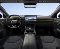 Lynk & Co 07 GT portauto