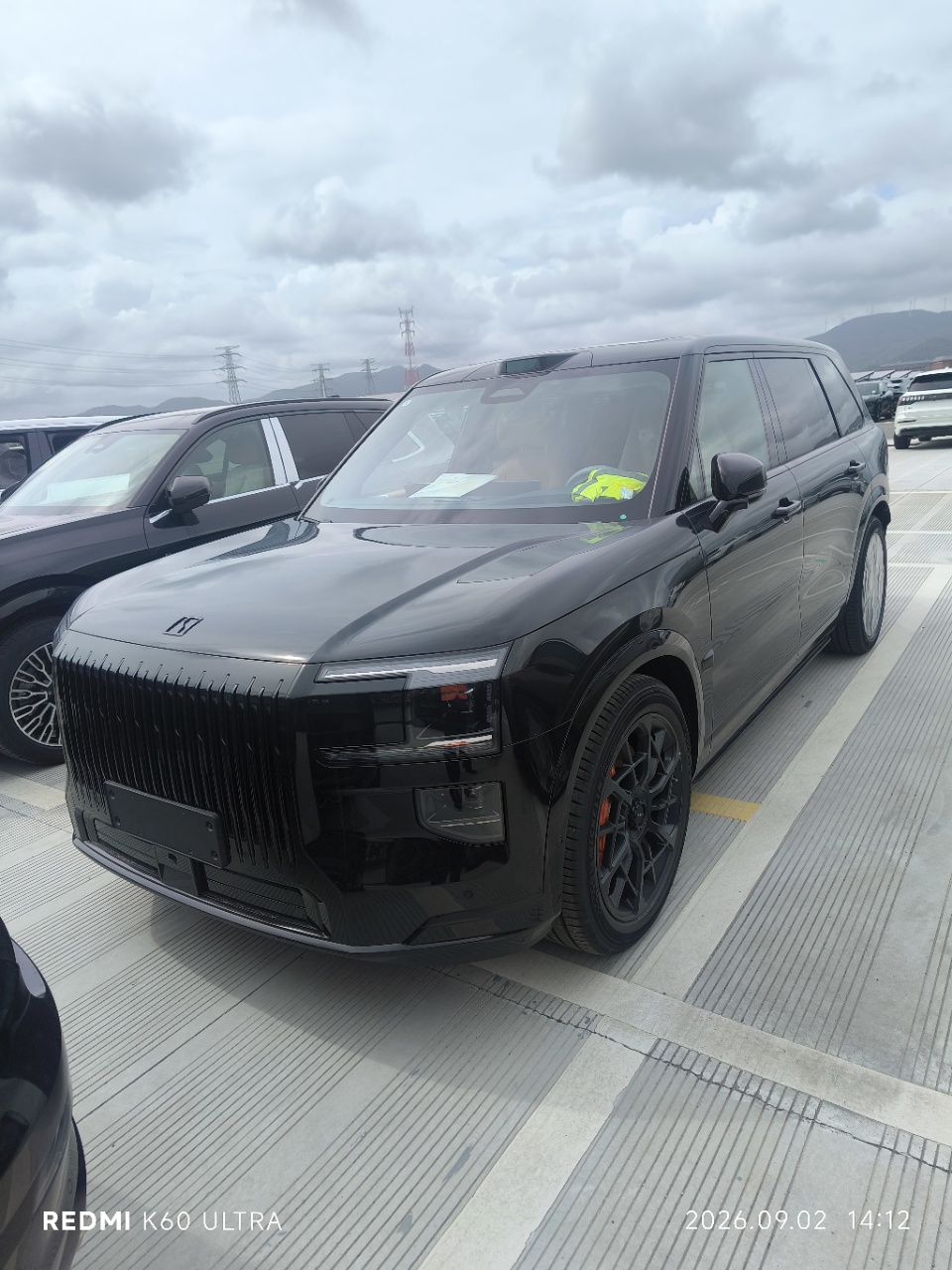 ZEEKR 9X Max 55kWh Black Pack below 3500 kg for European B2B import