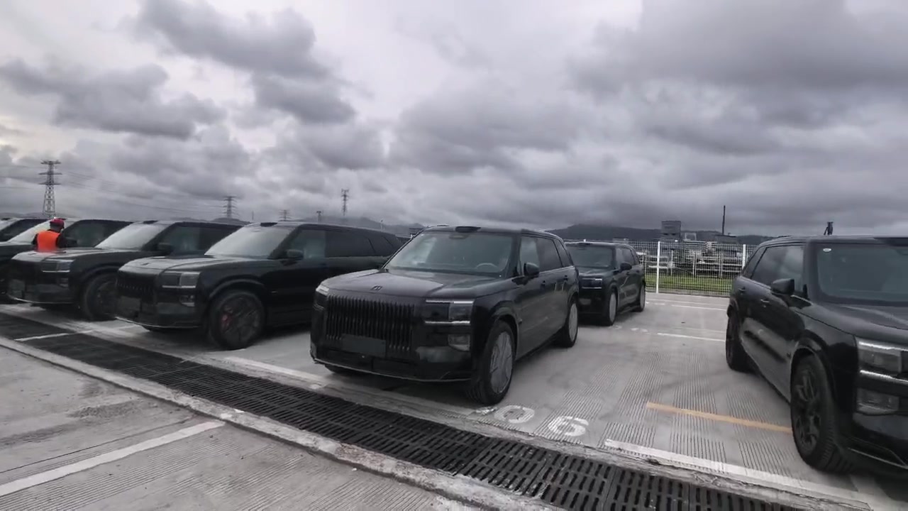 Watch PortAuto’s ZEEKR 9X project video for a real vehicle-yard overview and see how vehicle evidence fits into a B2B delivery project.